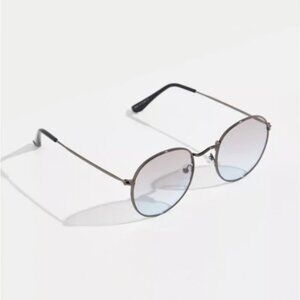 Free people far out round sunglasses NWT